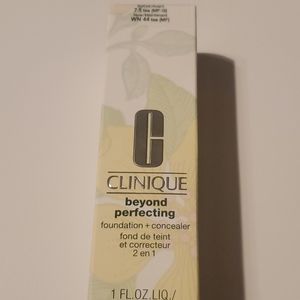 Clinique Beyond Perfecting foundation WN 44 tea